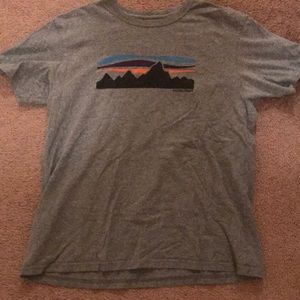 Men’s short sleeve Patagonia shirt